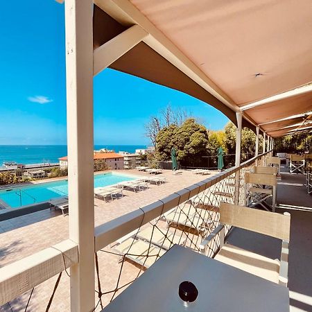 Hotel Mediterraneo Cavi di Lavagna Eksteriør bilde