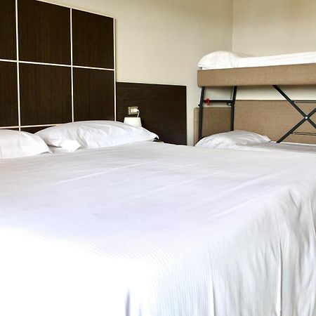 Hotel Mediterraneo Cavi di Lavagna Eksteriør bilde
