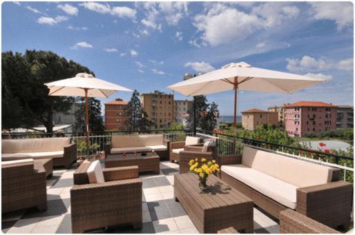 Hotel Mediterraneo Cavi di Lavagna Eksteriør bilde