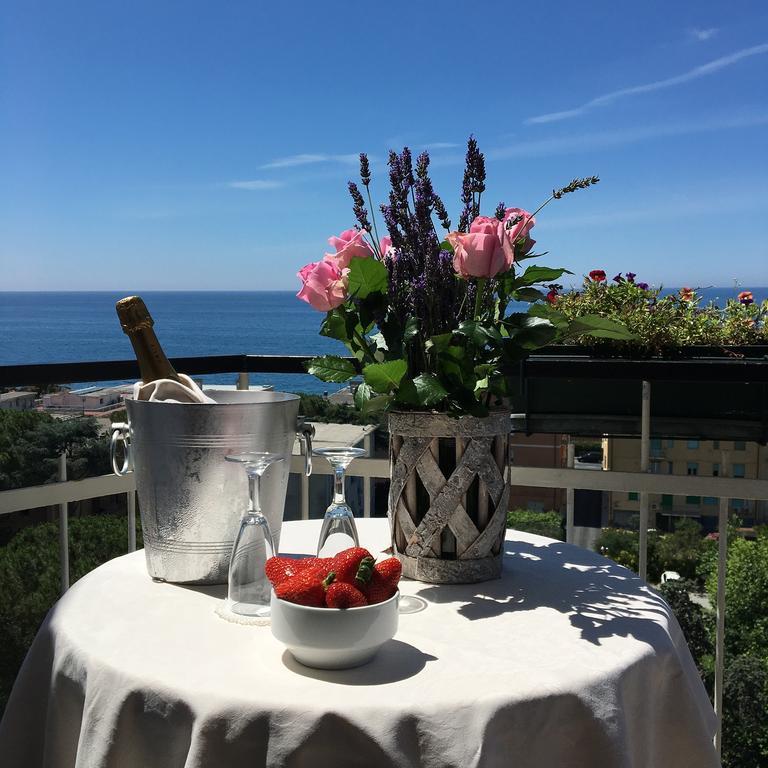 Hotel Mediterraneo Cavi di Lavagna Eksteriør bilde
