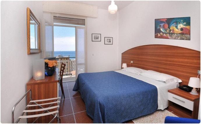 Hotel Mediterraneo Cavi di Lavagna Eksteriør bilde